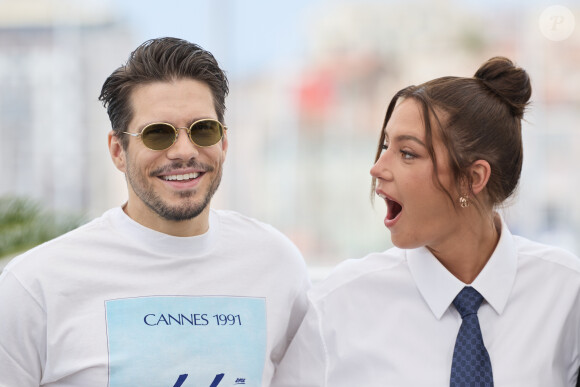 François Civil et Adèle Exarchopoulos - Photocall du film "L'Amour Ouf" (Beating Hearts / Compétition) lors du 77ème Festival International du Film de Cannes (14 - 25 mai 2024), le 24 mai 2024. © Moreau / Jacovides / Bestimage 