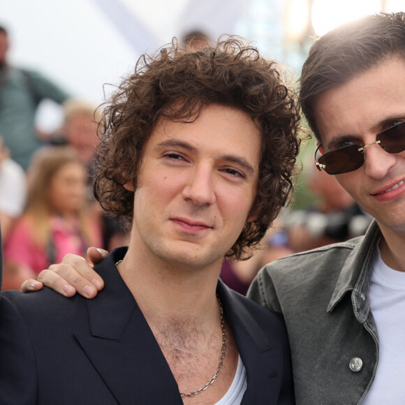 Vincent Lacoste et Raphaël Quenard - Photocall du film "L'Amour Ouf" (Beating Hearts / Compétition) lors du 77ème Festival International du Film de Cannes (14 - 25 mai 2024), le 24 mai 2024. © Jacovides / Moreau / Bestimage 