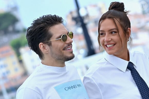 En effet, le film porté par François Civil et Adèle Exarchopoulos a été vivement critiqué après son avant-première.
François Civil et Adèle Exarchopoulos assistent au photocall de "L'Amour Ouf" au 77ème Festival de Cannes au Palais des Festivals le 24 mai 2024. Franck Castel/ABACAPRESS.COM