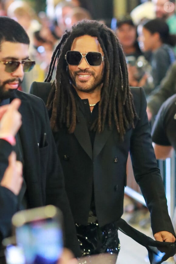 Lenny Kravitz à la soirée des "iHeartRadio Music Awards" à Los Angeles, le 27 mars 2023.  Lenny Kravitz looks stylish as arrives at the iHeartRadio Music Awards at The Dolby Theatre. The singer is the host of the event. 