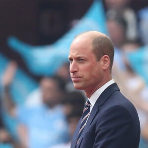 Le mari de Kate Middleton, qui est le président de la Fédération de football, a ensuite remis des médailles au capitaine Bruno Fernandes et au manager Erik Ten Hag.
Le prince William, prince de Galles, et son fils le prince George de Galles, assistent à la finale de la coupe Emirates FA 2024 entre Manchester United et Manchester City au stade de Wembley à Londres, le 25 mai 2024. 