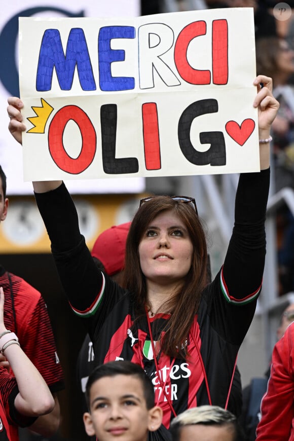 Le public l'a remercié comme il se doit
Olivier Giroud fait ses adieux aux supporters du Milan AC après son dernier march face au Salernitana au stade San Siro. Milan, le 25 mai 2024. 