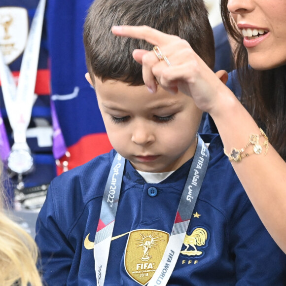Jennifer Giroud (femme de Olivier Giroud ) - People et joueurs en famille dans les tribunes lors du match de demi-finale "France - Maroc" lors de la Coupe du Monde 2022 au Qatar (FIFA World Cup Qatar 2022) le 14 décembre 2022. © Philippe Perusseau / Bestimage 
