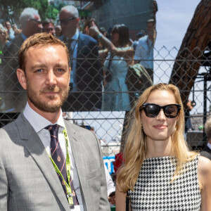 Quelques jours plus tard seulement, la journaliste italienne et le fils de Caroline de Monaco sont apparus au Grand Prix de Monaco. 
Pierre Casiraghi et sa femme Beatrice Borromeo lors du Grand Prix de Formule 1 (F1) de Monaco, le 26 mai 2024. © Bruno Bebert/Pool Monaco/Bestimage