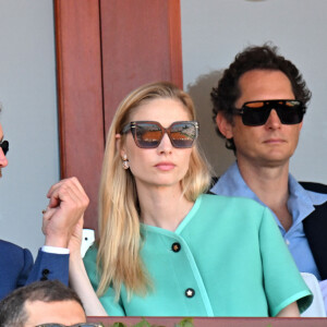 Pierre Casiraghi, Beatrice Borromeo et John Elkann, au second rang, durant la finale du Masters 1000 de Monte-Carlo à Roquebrune-Cap-Martin, le 14 avril 2024. C'est le grec Stefano Tsitsipas qui a rempoté le match qui l'opposait au norvégien Casper Ruud (6-1, 6-4). © Bruno Bebert / Bestimage