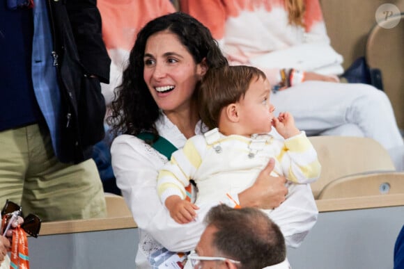 Xisca Perello (femme de Rafael Nadal) et son fils Rafael Junior - La famille de Rafael Nadal (Rafa) dans les tribunes pour le premier tour des Internationaux de France de tennis de Roland Garros 2024 opposant Rafael Nadal (Rafa) à Alexander Zverev, à Paris, France, le 27 mai 2024. © Jacovides-Moreau/Bestimage