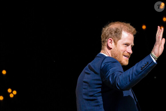 Le prince Harry, duc de Sussex arrive à la célébration du 10ème anniversaire des Invictus Games, en la cathédrale Saint-Paul à Londres, le 8 mai 2024. Venu sans sa femme et ses enfants, il ne rencontrera pas son père qui lutte actuellement contre un cancer. © MISC/Backgrid USA/Bestimage 