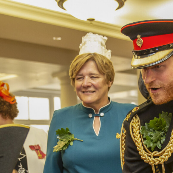Le prince Harry, duc de Sussex, a rencontré des vétérans lors de sa visite au Chelsea Royal Hospital lors de la parade "The Founder's Day" à Londres. Le 6 juin 2019 
