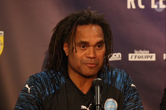 Sa maman a témoigné, en pleurs : "Quand je suis arrivée, les médecins l'avaient déjà couverte avec une couverture. Pour que je ne ne puisse pas la voir"
Christian Karembeu lors de la conférence de presse de présentation de la 3ème édition du Match des Héros au profit de l'Unicef, stade Bollaert-Delelis, le 22 avril 2023 à Lens. © Laurent Sanson / Panoramic / Bestimage