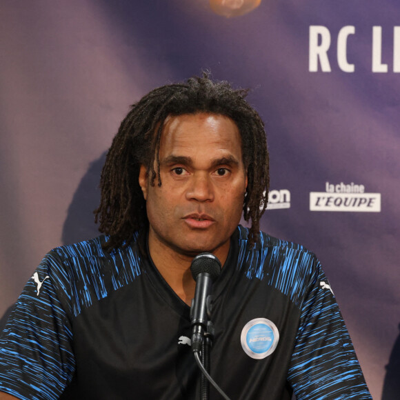 Christian Karembeu lors de la conférence de presse de présentation de la 3ème édition du Match des Héros au profit de l'Unicef, stade Bollaert-Delelis, le 22 avril 2023 à Lens. © Laurent Sanson / Panoramic / Bestimage