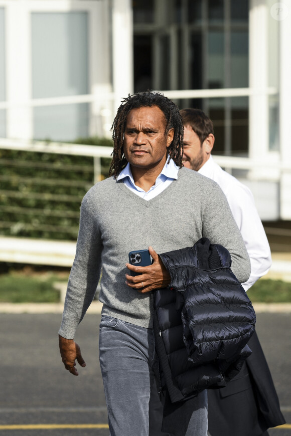 Exclusif - Christian Karembeu - Backstage du match de football caritatif du Variétés Club de France contre les légendes des Avirons Bayonnais au profit des associations "Pièces Jaunes" et "Centre Hospitalier de la Côte Basque - Service Pédiatrie" à Bayonne le 19 octobre 2022. 12.000 € ont été récoltés après la victoire du Variétés 2-1 contre les légendes des Avirons Bayonnais. © Pierre Perusseau/Bestimage 