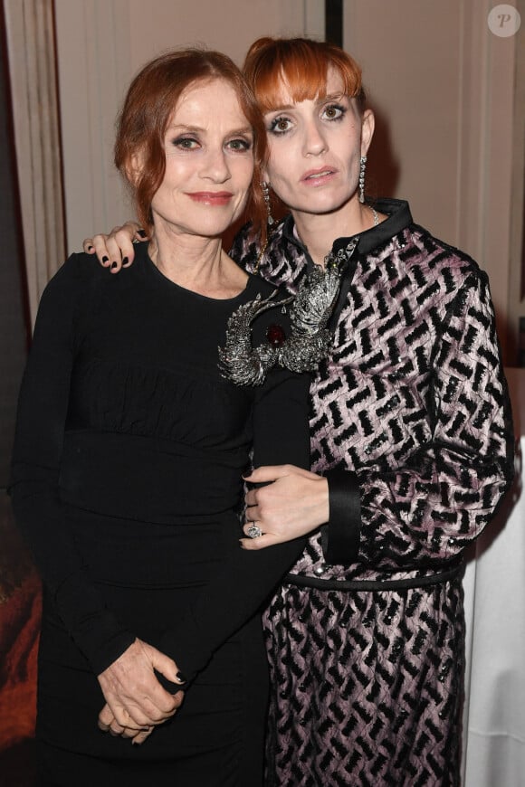 Isabelle Huppert, Lolita Chammah (enceinte) - After de la première du film "Caravage" en marge de la 17ème édition du festival du film de Rome le 18 octobre 2022. 