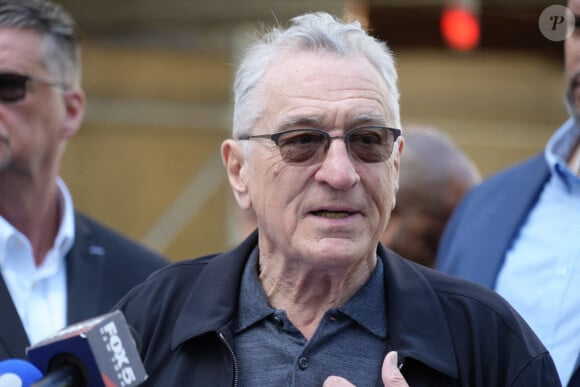 À cette occasion, Robert De Niro a livré un discours virulent contre le candidat à la présidentielle 2024.
Robert De Niro devant le tribunal de New-York. Photo : Sonia Moskowitz Gordon/Zuma Press Wire/ABACAPRESS.COM