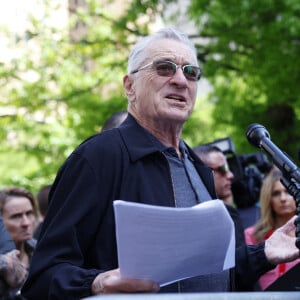 Robert De Niro devant le tribunal de New-York. Photo : John Angelillo/UPI/ABACAPRESS.COM