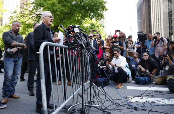 Robert De Niro devant le tribunal de New-York. Photo : John Angelillo/UPI/ABACAPRESS.COM