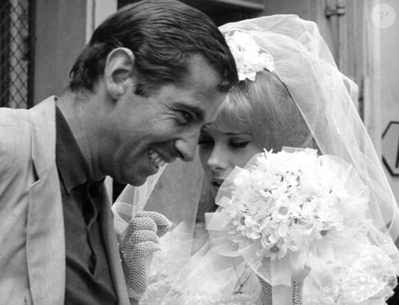 parmi lesquelles son couple avec le cinéaste Roger Vadim
Archives - Roger Vadim et Catherine Deneuve sur le tournage du film "Le Vice et la Vertu" (1962)