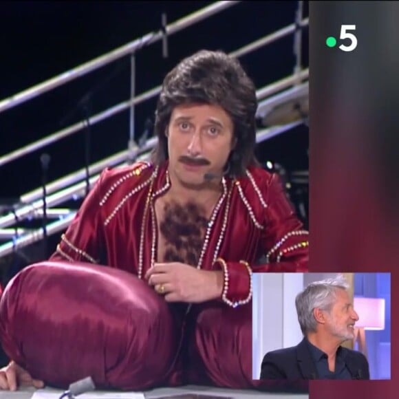 Invité d'Aurélie Casse, Antoine de Caunes a été très ému de revoir les images de l'émission qu'il a partagée avec José Garcia et Philippe Gildas.