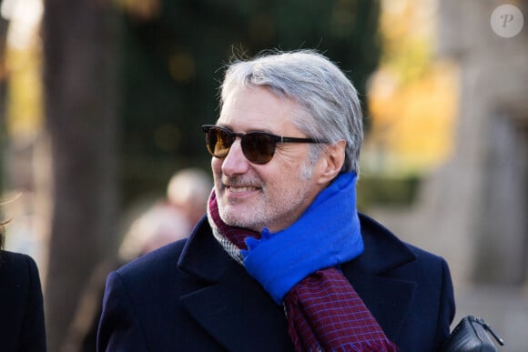 Antoine de Caunes assistant aux funérailles de son ami et mentor Philippe Gildas au cimetière du Père Lachaise à Paris, le 5 novembre 2018. Nasser Berzane/ABACAPRESS.COM