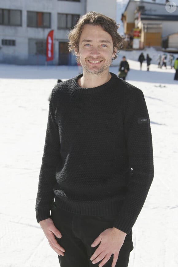 Dans une interview à ''Télé Star'', Hubert Benhamdine révèle avoir pris seul cette décision, pour des raisons de santé qu'il n'a pas voulu détailler.
Hubert Benhamdine au photocall de la série télévisée "Un si grand soleil" au 22e Festival des créations télévisuelles de Luchon à Luchon, le 8 février 2020. © Christophe Aubert/Bestimage