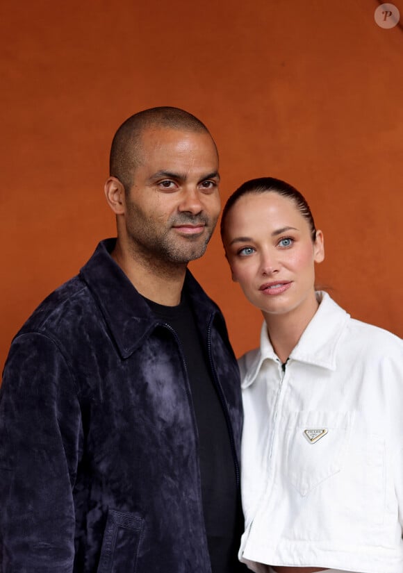 Tony Parker et sa compagne Agathe Teyssier au village lors des Internationaux de France de tennis de Roland Garros 2024 à Paris le 2 juin 2024. © Dominique Jacovides / Cyril Moreau / Bestimage