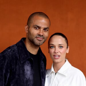 On ne sait pas si Tony Parker et Alizé Lim se sont vus lors de cette journée

Tony Parker et sa compagne Agathe Teyssier au village lors des Internationaux de France de tennis de Roland Garros 2024 à Paris le 2 juin 2024. © Dominique Jacovides / Cyril Moreau / Bestimage