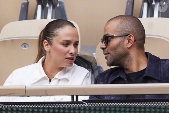 L'ancien basketteur est en couple depuis quelques mois avec Agathe Teyssier

Tony Parker et sa compagne Agathe Teyssier regardent le même match que A.Lim, l'ex de Tony Parker lors des Internationaux de France de tennis de Roland Garros le 2 juin 2024 © Moreau / Jacovides / Bestimage