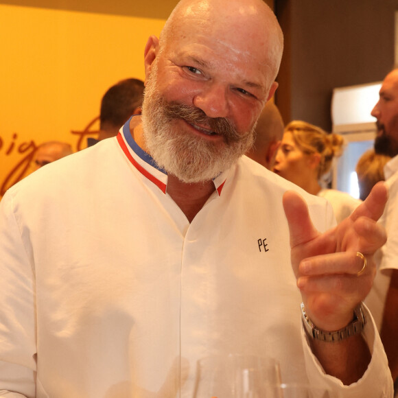 Le chef Philippe Etchebest décline son plat "Signature" en mode street food au sein du Pop Up Club à Bordeaux le 11 septembre 2023. © Fabien Cottereau / Bestimage