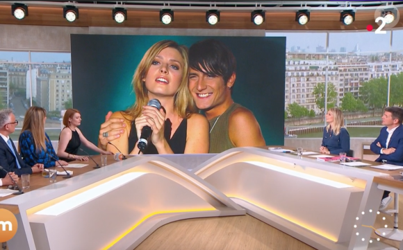 Elodie Frégé et Michal à l'époque de Star Academy, photo diffusée sur le plateau de "Télématin".