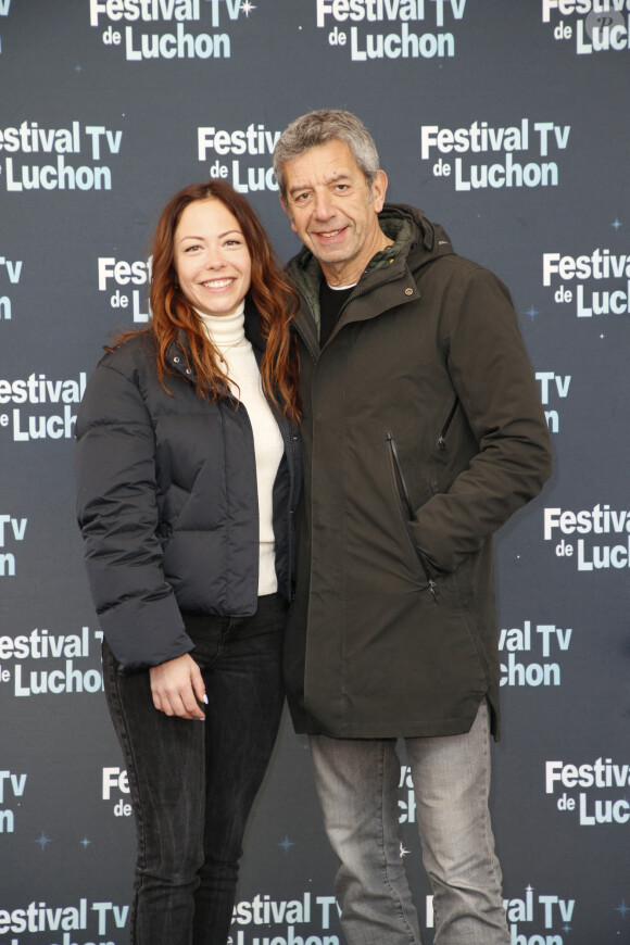 Dounia Coesens, Michel Cymes pour La doc et le véto - Photocall lors de la 24ème édition du Festival des Créations TV de Luchon. Le 10 février 2022 © Christophe Aubert via Bestimage