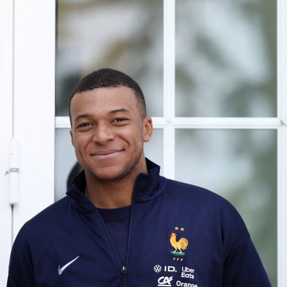 Kylian Mbappé - Le président français, Emmanuel Macron se rend auprès de l’équipe de France masculine de football, au Centre National du Football de Clairefontaine, à Clairefontaine-en-Yvelines. Le 3 juin 2024. © Stéphane Lemouton / Bestimage