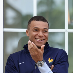 Kylian Mbappé - Le président français, Emmanuel Macron se rend auprès de l’équipe de France masculine de football, au Centre National du Football de Clairefontaine, à Clairefontaine-en-Yvelines. Le 3 juin 2024. © Stéphane Lemouton / Bestimage