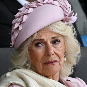 Elle a même versé quelques larmes.
La reine consort Camilla Parker Bowles - La famille royale d'Angleterre lors des commémorations du 80ème anniversaire du débarquement (D-Day) à Portsmouth. Le 5 juin 2024 © Dylan Martinez / Pool / Bestimage 