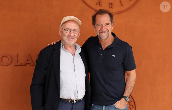 Gilles Gaston-Dreyfus, Stéphane De Groodt - Célébrités au village des Internationaux de France de tennis de Roland Garros 2024 à Paris le 6 juin 2024. © Jacovides / Moreau / Bestimage 