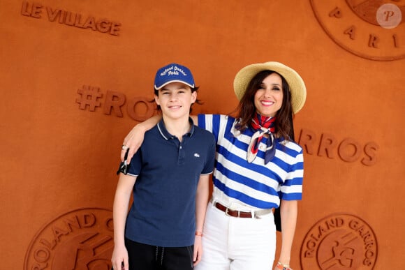 Elise Chassaing et son fils Octave - Célébrités au village des Internationaux de France de tennis de Roland Garros 2024 à Paris le 6 juin 2024. © Jacovides / Moreau / Bestimage 