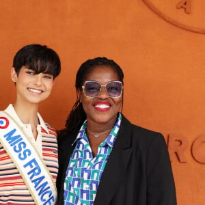 Ève Gilles (Miss France 2024), Claudia Tagbo - Célébrités au village des Internationaux de France de tennis de Roland Garros 2024 à Paris le 6 juin 2024. © Jacovides / Moreau / Bestimage 