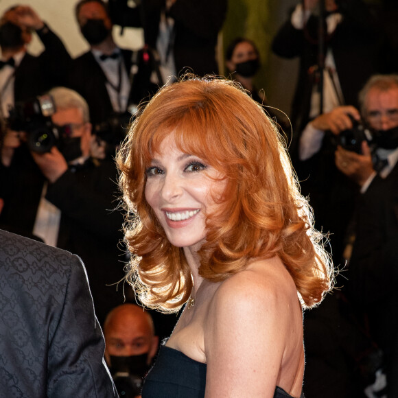 des fans ont eu la surprise de recevoir un message électronique évoquant "le dernier show" de la carrière de la chanteuse de 61 ans.
Mylène Farmer - Montée des marches du film " Flag Day" lors du 74ème Festival International du Film de Cannes. Le 10 juillet 2021 © Borde-Jacovides-Moreau / Bestimage 