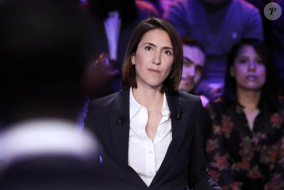 Valérie Hayer, tête de liste de la majorité Renaissance - Les principales têtes de liste aux élections européennes débattent sur le plateau de télévision CNEWS, présentés par Laurence Ferarri et Pierre de Vilno, Paris, le 30 mai 2024. © Stéphane Lemouton / Bestimage