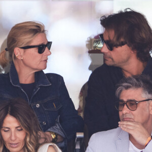 Anne-Elisabeth Lemoine et Bertrand Chameroy ne se quittent plus !
Bertrand Chameroy, Anne-Elisabeth Lemoine - Célébrités dans les tribunes de la finale homme des Internationaux de France de tennis de Roland Garros à Paris. © Jacovides-Moreau/Bestimage