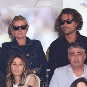 Anne-Élisabeth Lemoine et Bertrand Bertrand Chameroy - Célébrités dans les tribunes de la finale homme des Internationaux de France de tennis de Roland Garros 2024 à Paris le 9 juin 2024. © Jacovides-Moreau/Bestimage