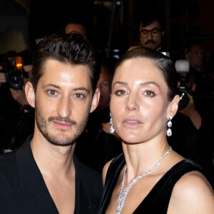 
Pierre Niney et sa compagne Natasha Andrews - Descente des marches du film " Le comte de Monte-Cristo " lors du 77ème Festival International du Film de Cannes, au Palais des Festivals à Cannes. Le 22 mai 2024 © Jacovides-Moreau / Bestimage