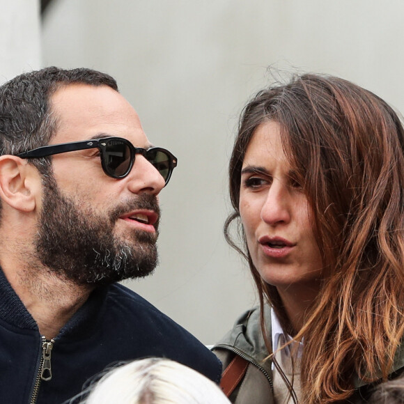 Géraldine Nakache et son mari Jérôme Elie- Betiya - Célébrités dans les tribunes des internationaux de France de tennis de Roland Garros à Paris, France, le 7 juin 2019. © Cyril Moreau/Bestimage