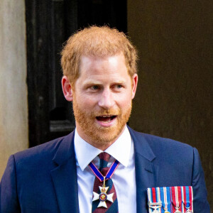 Le prince Harry, duc de Sussex arrive à la célébration du 10ème anniversaire des Invictus Games, en la cathédrale Saint-Paul à Londres, le 8 mai 2024. Venu sans sa femme et ses enfants, il ne rencontrera pas son père qui lutte actuellement contre un cancer. © MISC/Backgrid USA/Bestimage 