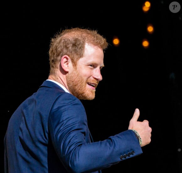 Le prince Harry, duc de Sussex arrive à la célébration du 10ème anniversaire des Invictus Games, en la cathédrale Saint-Paul à Londres, le 8 mai 2024. Venu sans sa femme et ses enfants, il ne rencontrera pas son père qui lutte actuellement contre un cancer. © MISC/Backgrid USA/Bestimage 