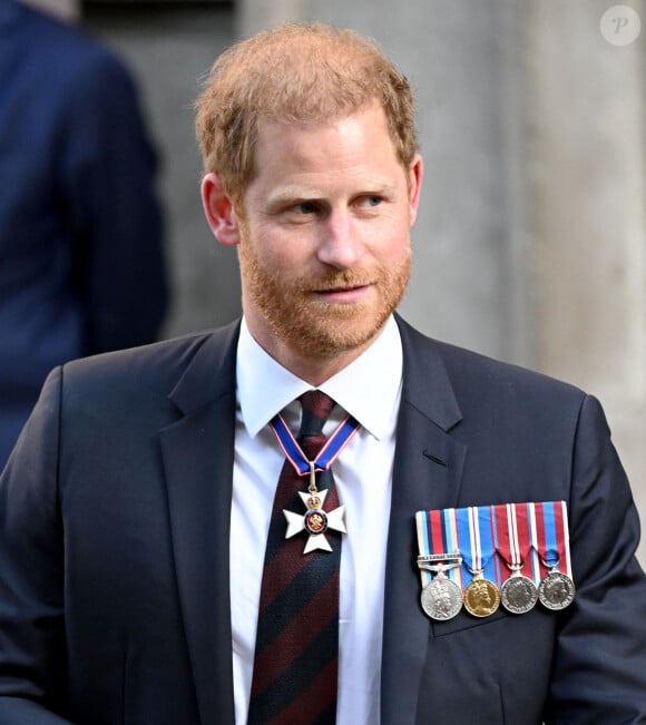 Le prince Harry, duc de Sussex arrive à la célébration du 10ème anniversaire des Invictus Games, en la cathédrale Saint-Paul à Londres, le 8 mai 2024. Venu sans sa femme et ses enfants, il ne rencontrera pas son père qui lutte actuellement contre un cancer. © Zahu/Backgrid UK/Bestimage 