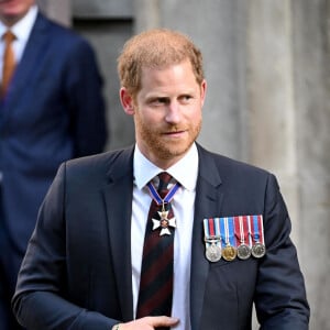 Le prince Harry, duc de Sussex arrive à la célébration du 10ème anniversaire des Invictus Games, en la cathédrale Saint-Paul à Londres, le 8 mai 2024. Venu sans sa femme et ses enfants, il ne rencontrera pas son père qui lutte actuellement contre un cancer. © Zahu/Backgrid UK/Bestimage 