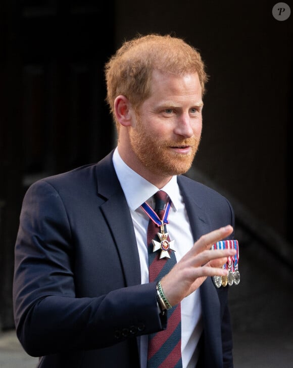 Le prince Harry, duc de Sussex arrive à la célébration du 10ème anniversaire des Invictus Games, en la cathédrale Saint-Paul à Londres, le 8 mai 2024. Venu sans sa femme et ses enfants, il ne rencontrera pas son père qui lutte actuellement contre un cancer. © Tayfun Salci/ZUMA Press/Bestimage 