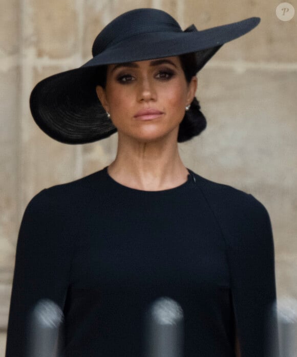 Meghan Markle - Procession du cercueil de la reine Elizabeth II d'Angleterre de Wesminster Hall où il était exposé au public, jusqu'à l'Abbaye de Westminster. Londres, le 19 septembre 2022. 