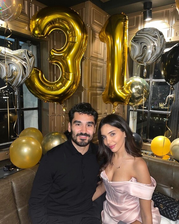 Sara des "Princes de l'amour" et son fiancé Ilkay Gündogan.