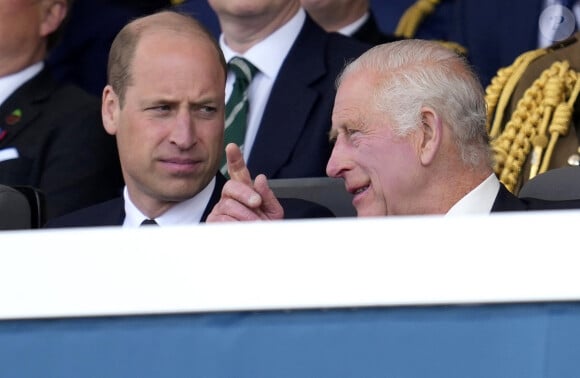 Le prince William de Galles, le roi Charles III d'Angleterre - La famille royale d'Angleterre lors des commémorations du 80ème anniversaire du débarquement (D-Day) à Portsmouth. Le 5 juin 2024 © Kin Cheung / Mirrorpix / Bestimage 