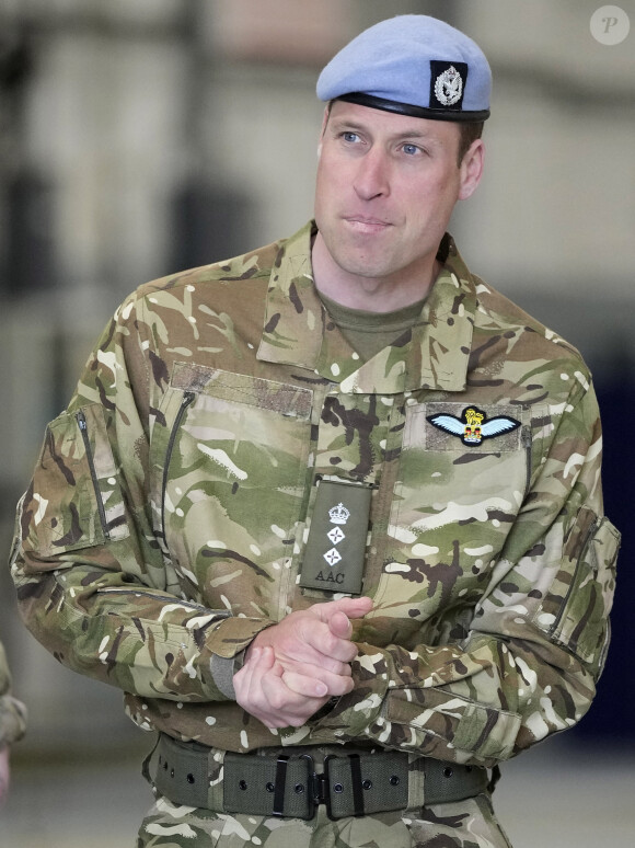 Le roi Charles III d'Angleterre a officiellement transmis à son fils le prince William, prince de Galles, son titre de colonel en chef de l'Army Air Corps, lors d'une visite sur la base militaire de Middle Wallop, le 13 mai 2024. © Julien Burton / Bestimage